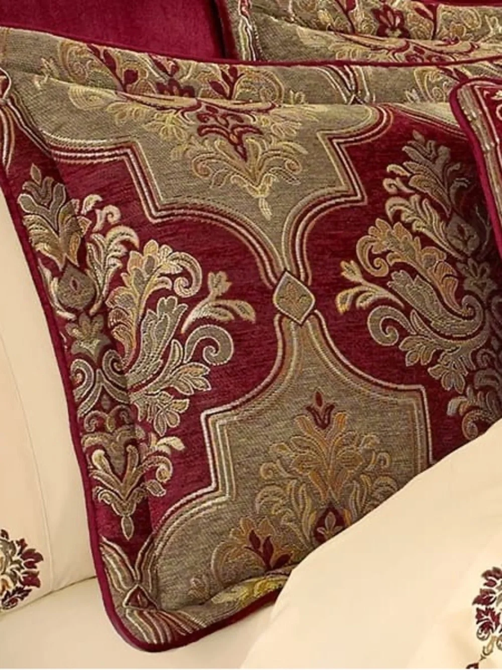 J Queen New York Maribella Comforter Set, Queen - Crimson NEW